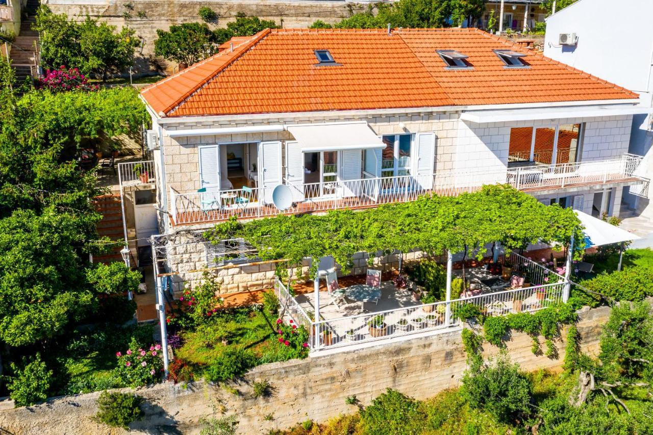 Apartamento Rose 2 *